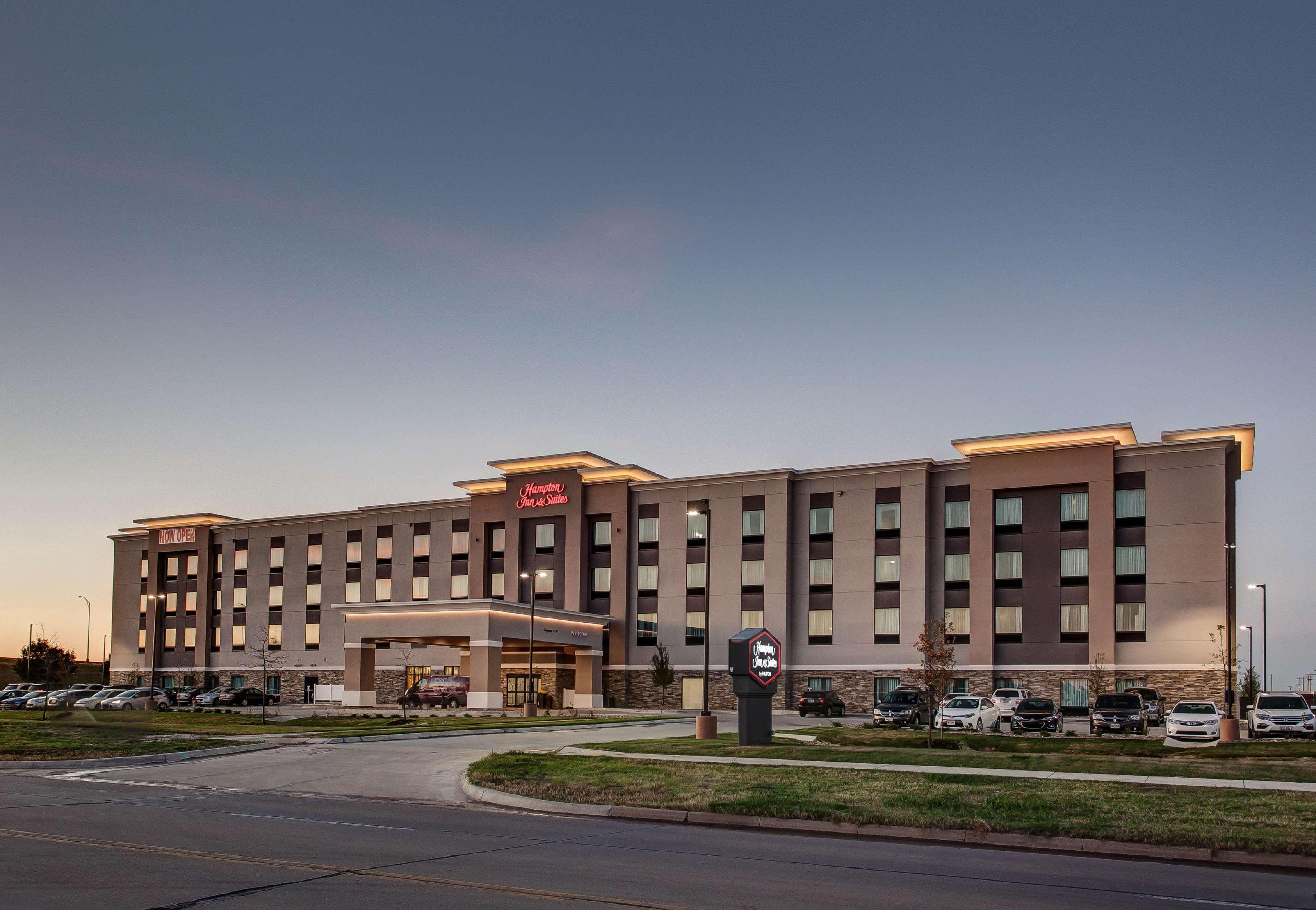 Hampton Inn & Suites-Wichita/Airport, Ks Exterior foto